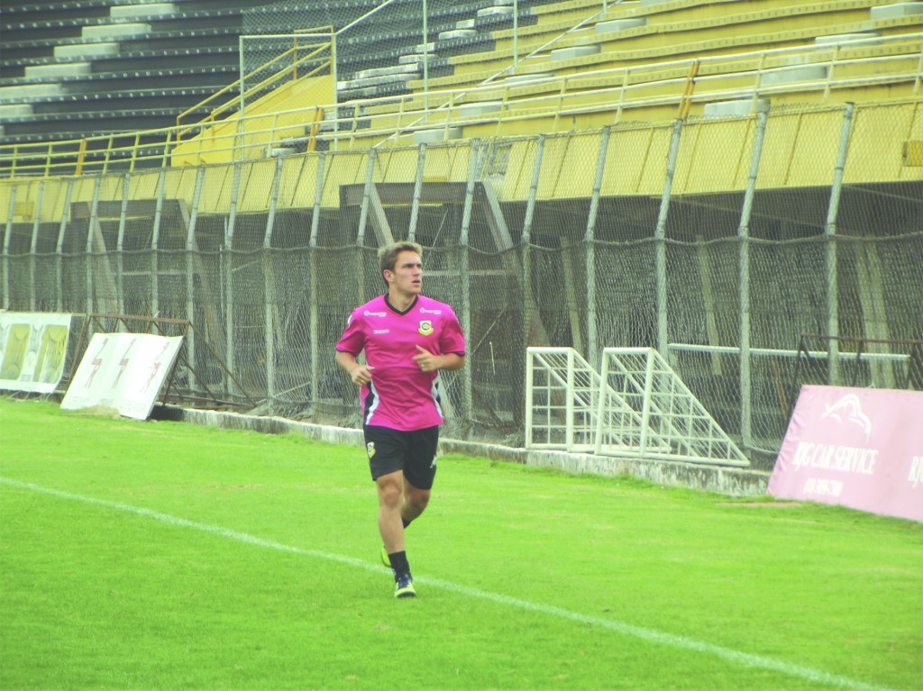 Edson Boaro comanda treino coletivo e mostra-se satisfeito com o resultado