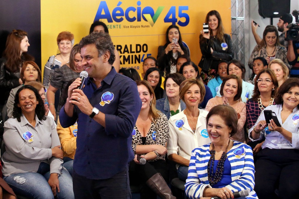 Aécio Neves anuncia pacote  de medidas para as mulheres