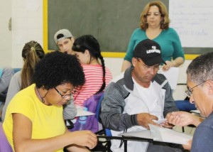 Há vagas para quem quer se alfabetizar e para quem pre-cisa concluir o ensino fundamental; ao todo, são 23 escolas municipais e 5 Centros Públicos de Formação Profissional