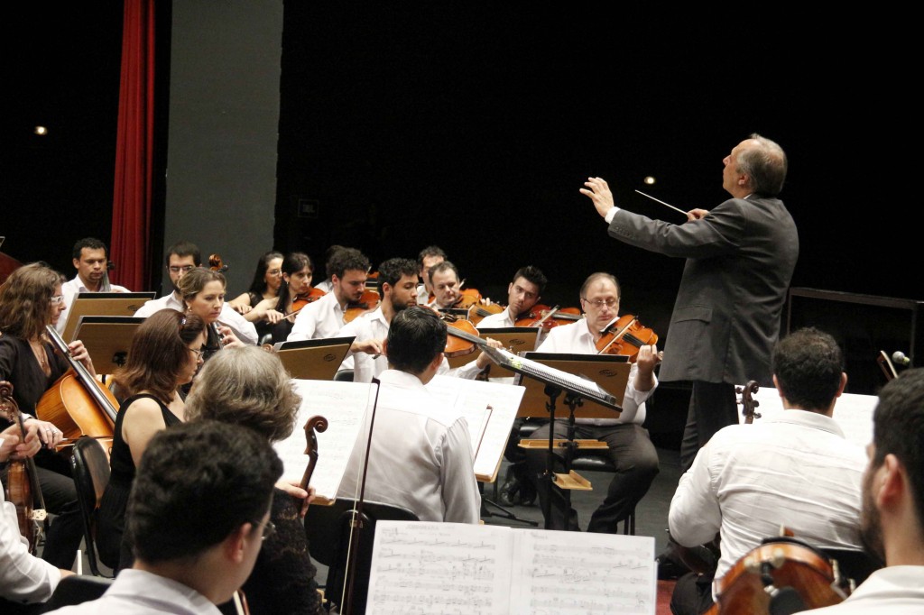 O maestro Abel Rocha regerá a Orquestra na abertura da Temporada 2016